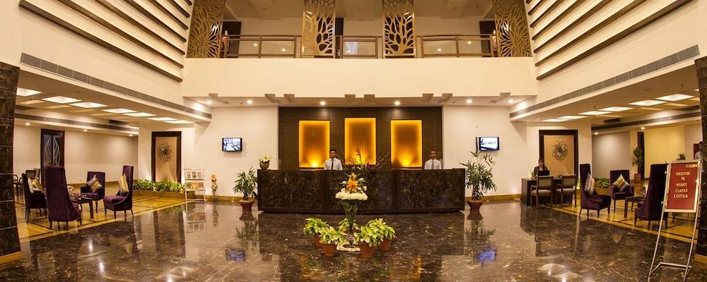 Velvet Clarks Exotica Hotel Zirakpur Екстериор снимка