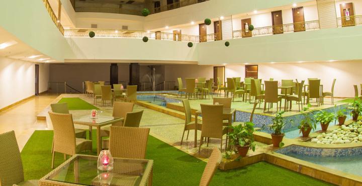 Velvet Clarks Exotica Hotel Zirakpur Екстериор снимка